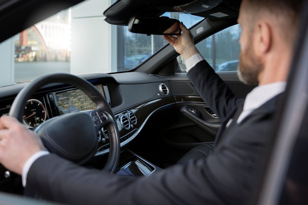 benefits of using a limo for corporate team building